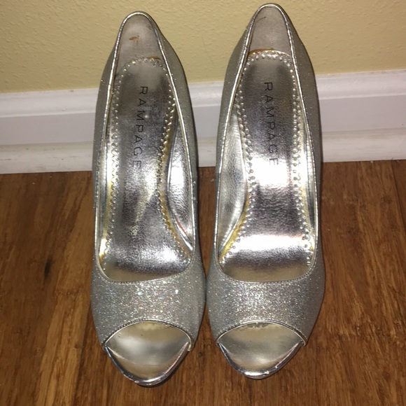 Rampage Silver Sparkly Open Toed Heels Sized 8 - Picture 2 of 2